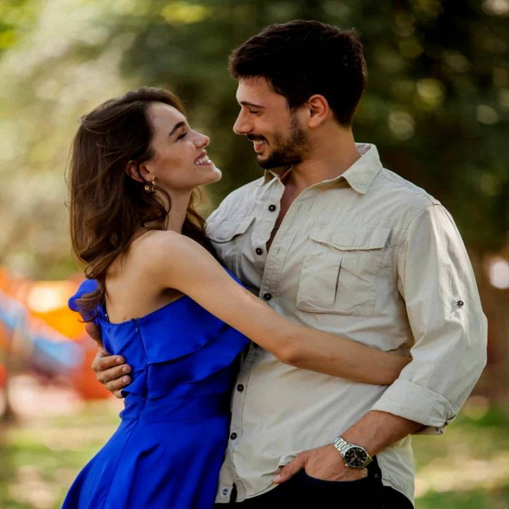 عشق می گریاند Aşk Ağlatır