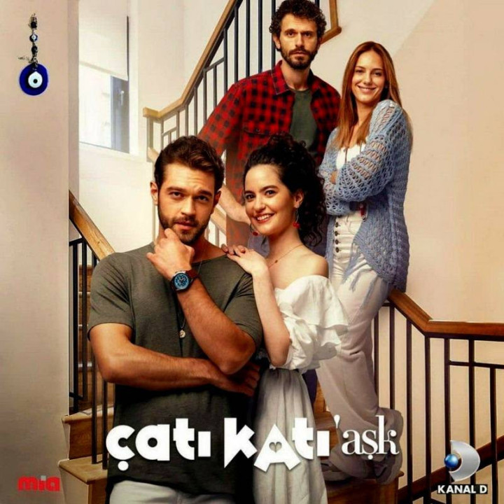 عشق در اتاق زیرشیروانی Romance Next Door (Çatı Katı Aşk)