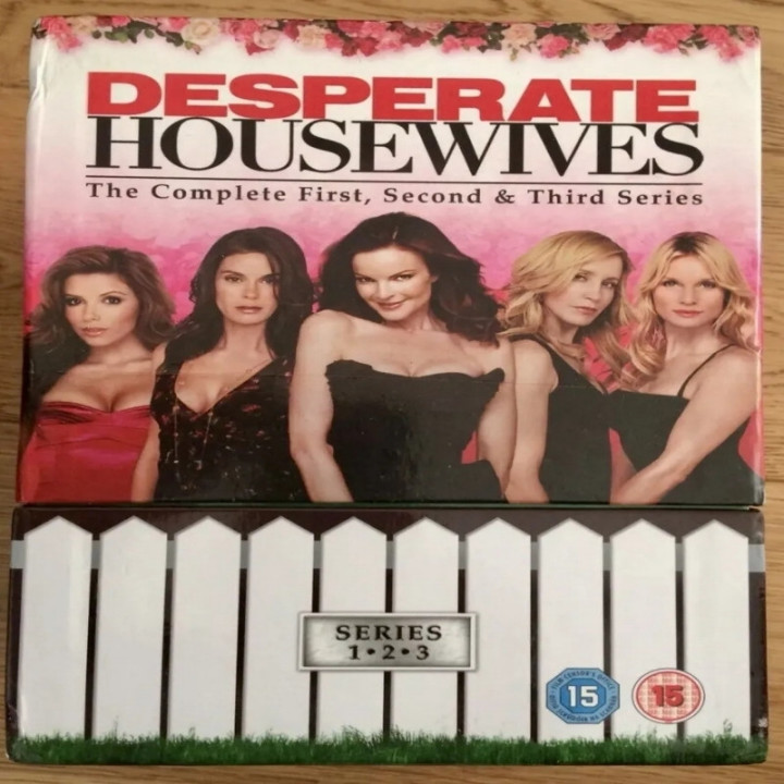زنان خانه دار سرسخت Desperate Housewives