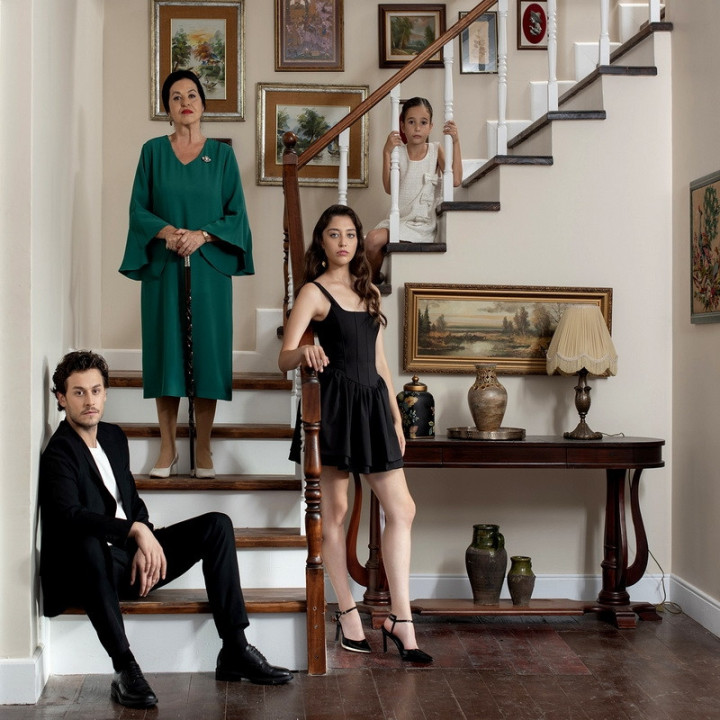 زندگی ای که ما را متحد می کند Bizi Birlestiren Hayat