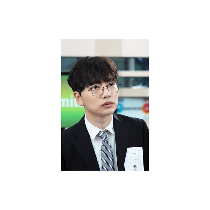 دفتر درخشان ، Radiant Office