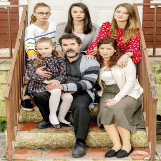 بخاطر دخترانم