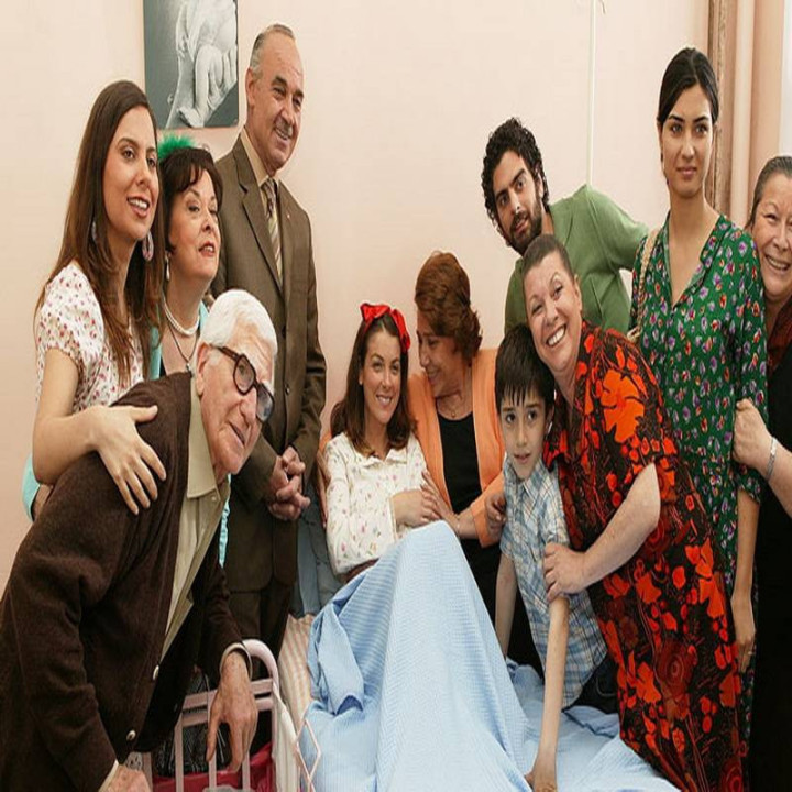 گل سرخ  Çemberimde Gül Oya