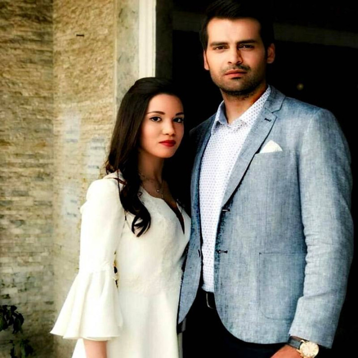 اسمشو تو بزار ، Adini Sen Ko